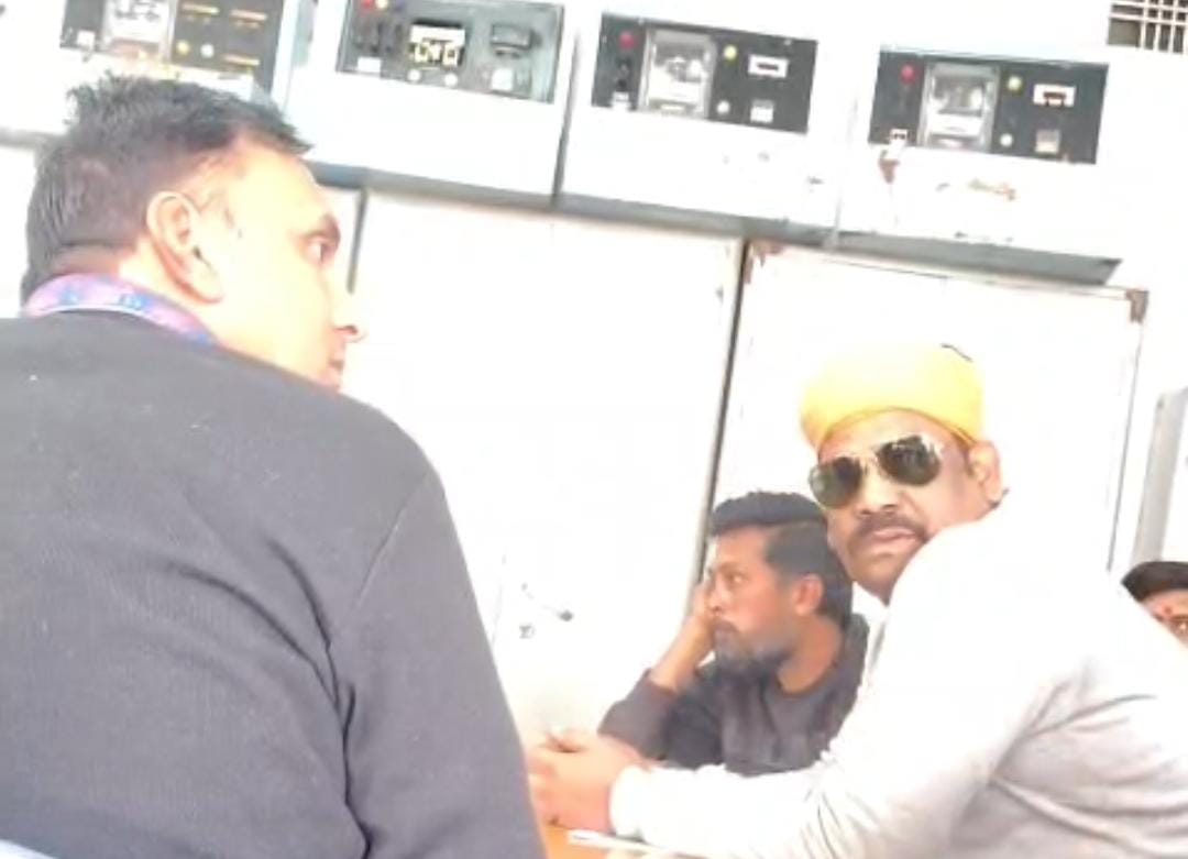 श्रीराम कॉलेज संचालक करसोलिया की गुंडागर्दी का आरोप ,आम रास्ते पर अवैध निर्माण, बाउंसर से पिटवाने की धमकी, दस्तावेज दिखाने पर रुका कार्य