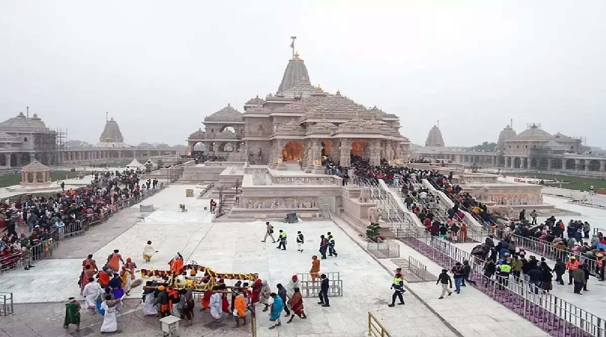 अयोध्या राम मंदिर में सुरक्षा चूक: नमाज पढ़ने की कोशिश, कश्मीरी वेशभूषा में तीन संदिग्ध हिरासत में