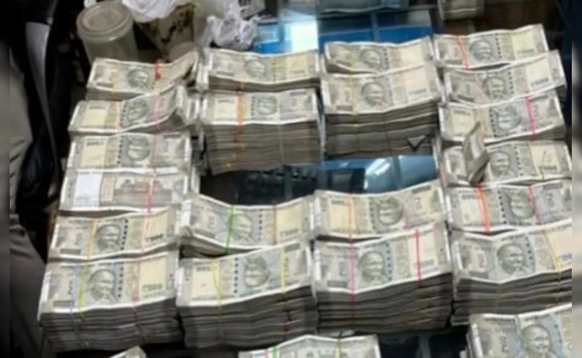 ED की बड़ी कार्रवाई: स्टॉक मार्केट निवेश के नाम पर करोड़ों की ठगी, 4 करोड़ से अधिक की सोना-चांदी जब्त