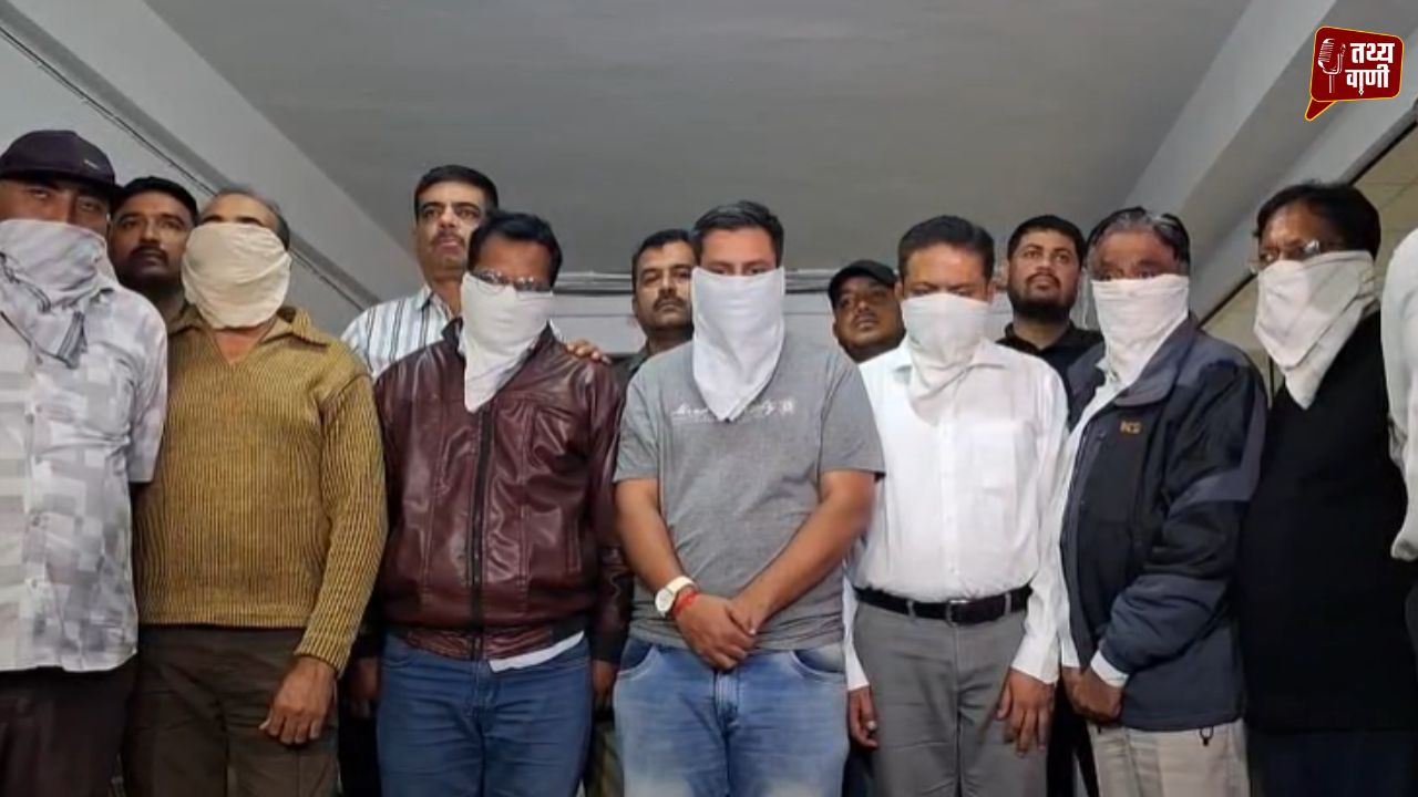 सूरत पुलिस ने जब्त किया 5.85 करोड़ रुपये का प्रतिबंधित कोबरा सांप का जहर, 7 आरोपी गिरफ्तार