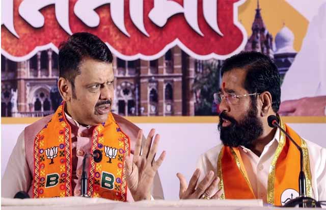 मुंबई में मेयर की कुर्सी पर सियासी संग्राम, भाजपा-शिंदे खेमे में खींचतान, उद्धव ठाकरे का बड़ा दांव