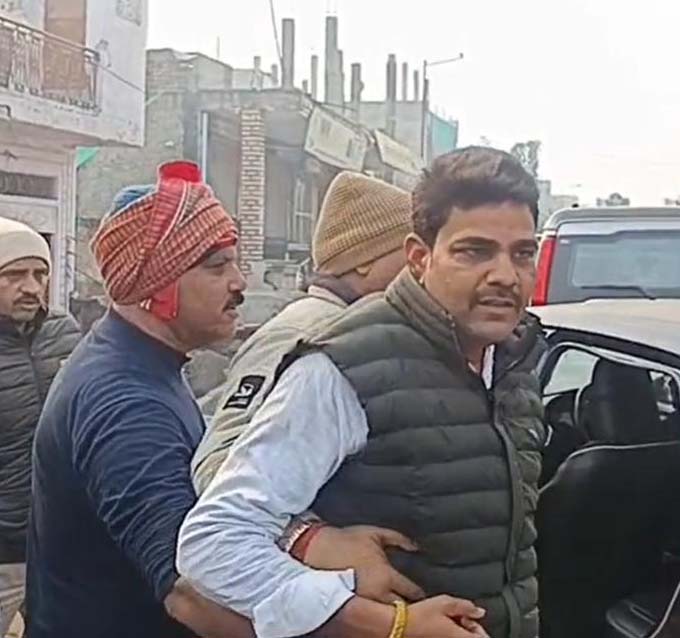 कांग्रेस के युवा नेता को भारी पड़ा थाने का घेराव करने का ऐलान, पुलिस ने उनके घर से लिया हिरासत में