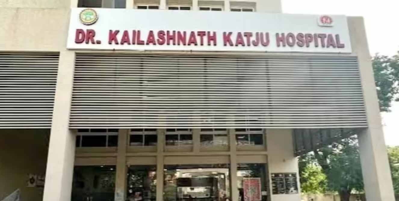 अस्पताल में नवजात की मौत पर बवाल, डॉक्टरों ने खुद को किया कमरे में बंद